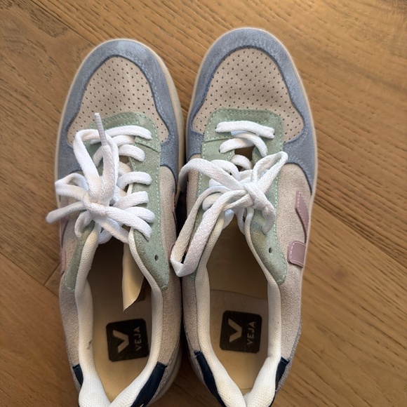 Veja V-10 Sneakers -Pastel - Picture 2 of 8